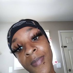 Meet your Posher, April